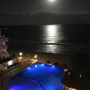 Ocean View Apartamento Cancún